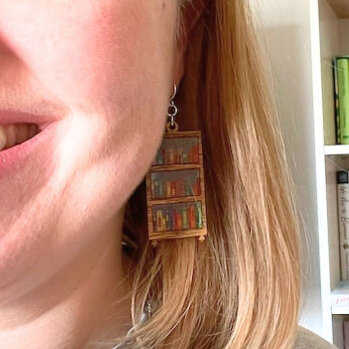 Kamia - Ζευγάρι σκουλαρίκια για τους λάτρεις των βιβλίων
