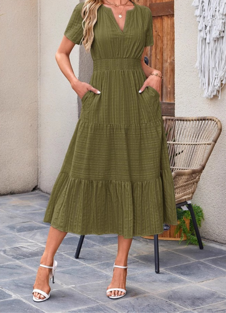Jikina - Φόρεμα μέσου μήκους με κλιμακωτό V-neck και τσέπες