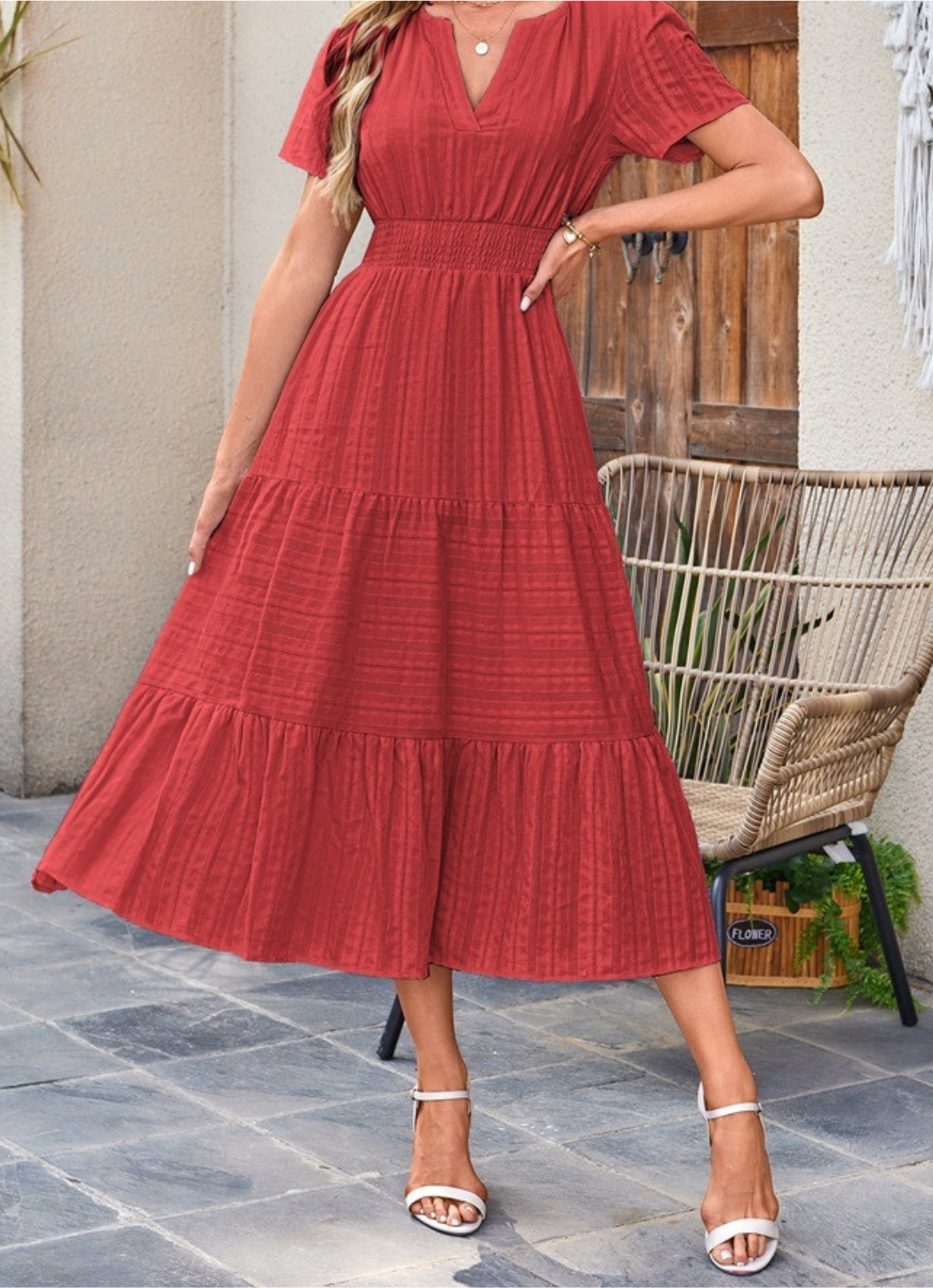 Jikina - Φόρεμα μέσου μήκους με κλιμακωτό V-neck και τσέπες