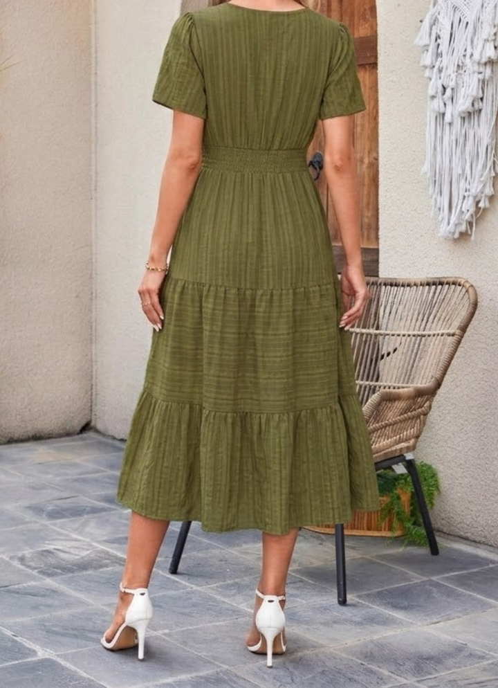 Jikina - Φόρεμα μέσου μήκους με κλιμακωτό V-neck και τσέπες