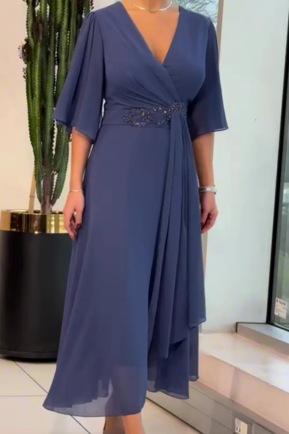 Ezina - Κομψό μακρύ φόρεμα από σιφόν