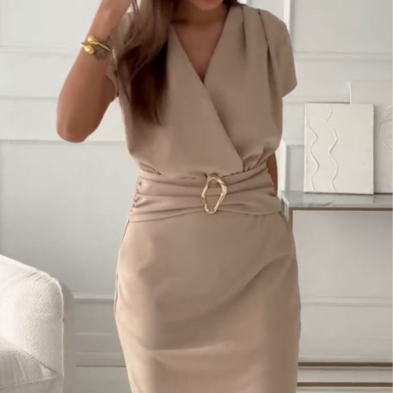 Jaclyn - Κοντό φόρεμα με V λαιμόκοψη, κοντά μανίκια και στενή μέση