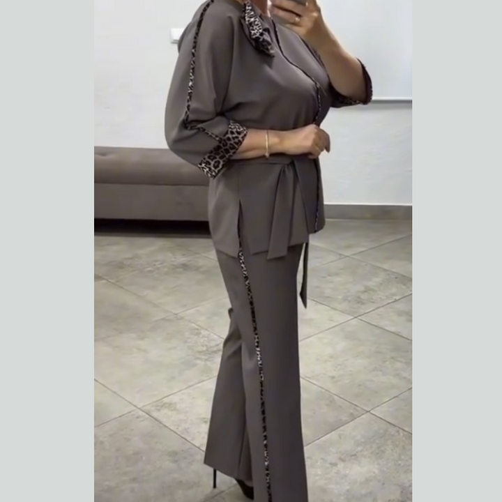 Ivanka - Κομψό σετ δύο τεμαχίων με λεοπάρ μοτίβο
